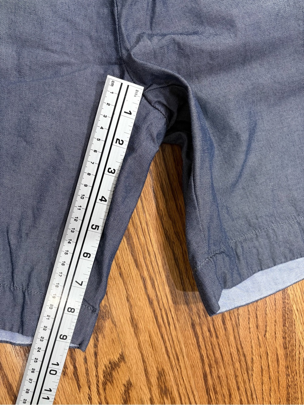 Tommy Hilfiger 9" Bluish Gray Flat Front 100% Cotton Chino Shorts (32) - Picture 8 of 9